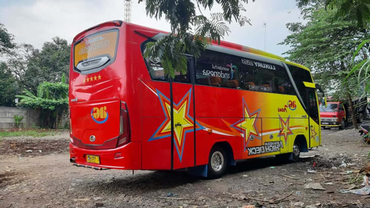 Trik Menyewa Bus Damri Jakarta Agar Hemat Budget
